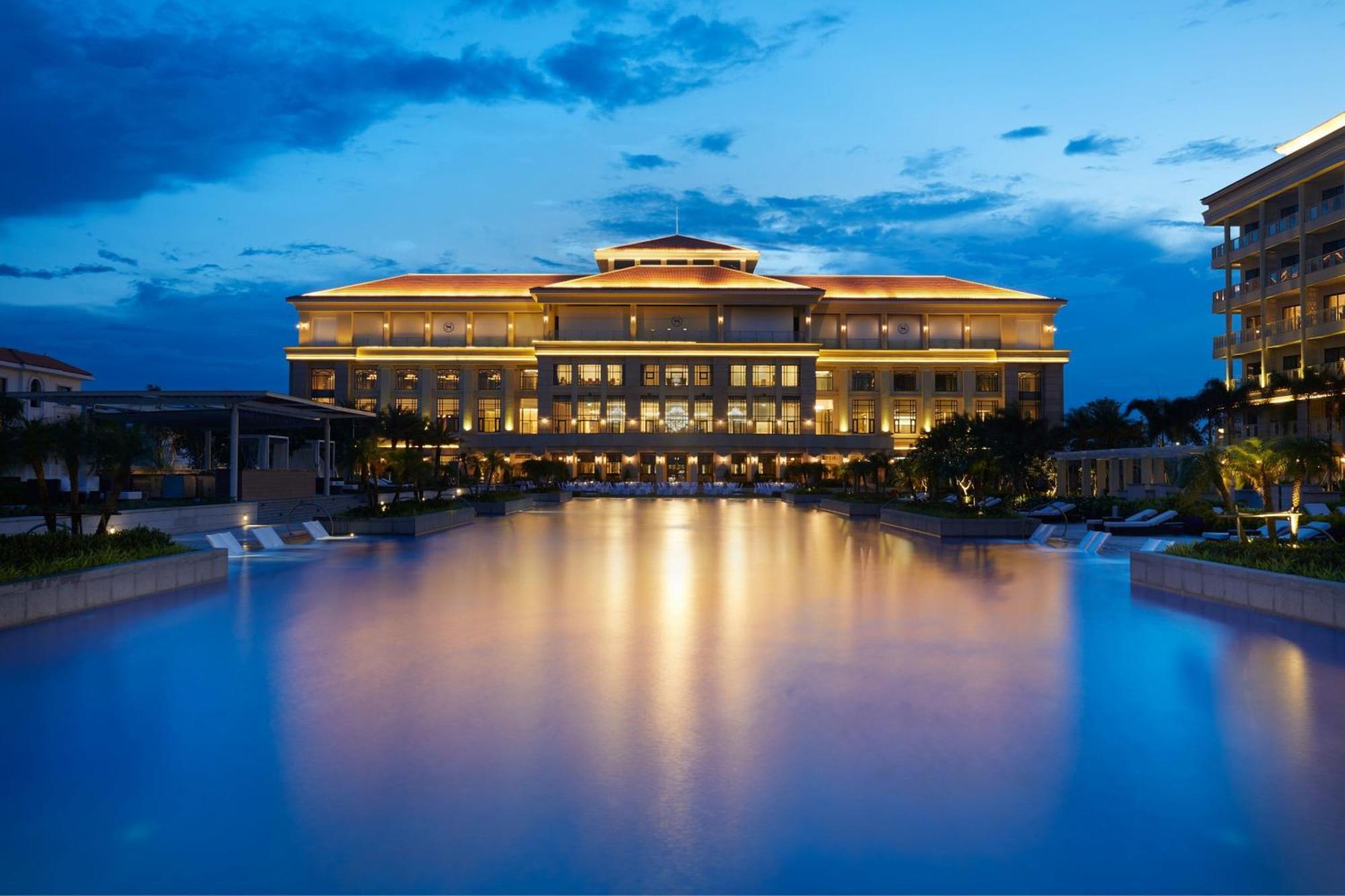 Sheraton Grand Danang Resort & Convention Center Esterno foto